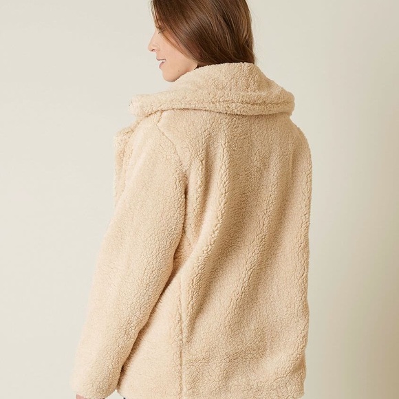 Free People Notched Teddy Peacoat Color Oatmeal
Size medium - Picture 2 of 14